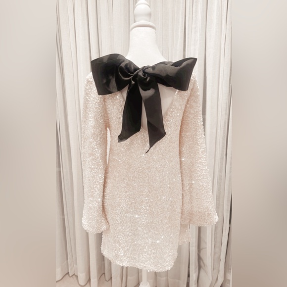 NEW Holiday Dress Sequin Winter White w Black Bow Viral Size Small NYE Christmas - Picture 5 of 8